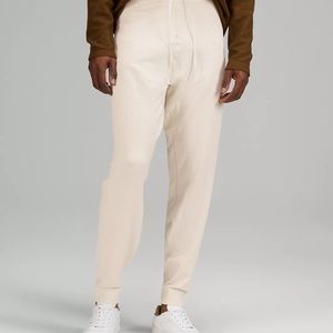 NEW lululemon Engineered Warmth Joggers / Size M